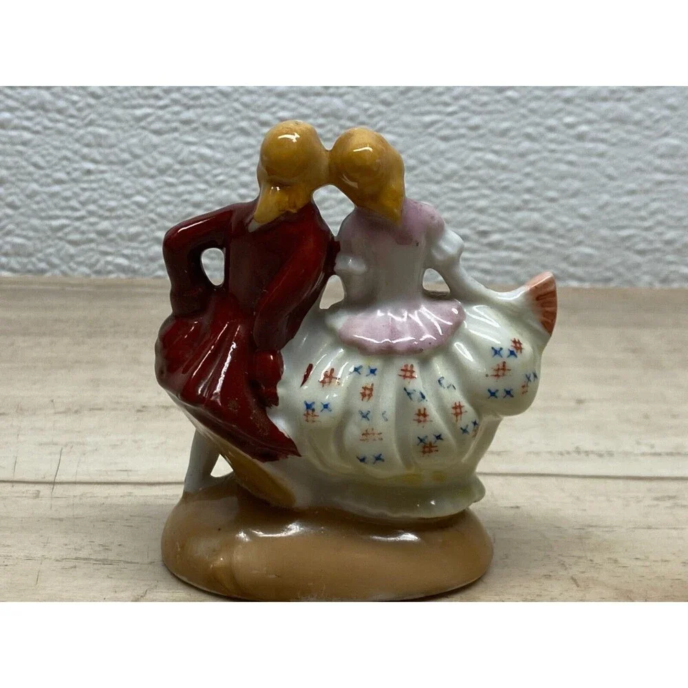 Vtg Victorian Couple Miniture Porcelain Figurine Made In Japan